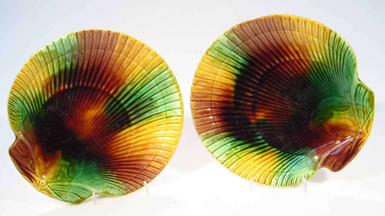 Appraisal: A pair of early thC Majolica shell shaped dishes each