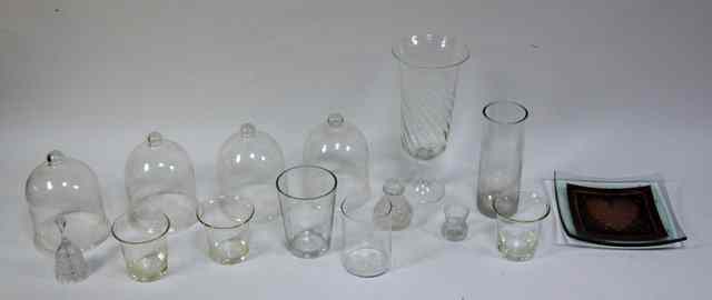 Appraisal: A quantity of glass vases and a glass tray