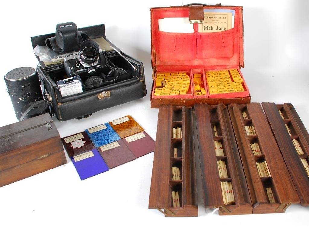 Appraisal: MAH JONG SET with composition tiles in leather attache case