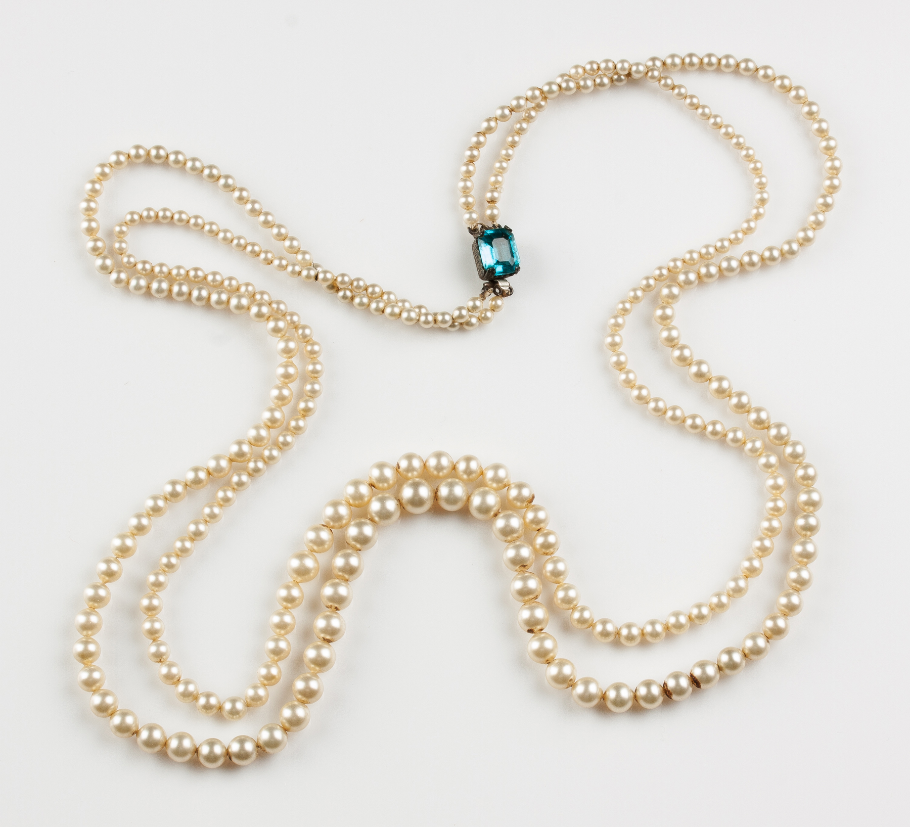 Appraisal: Faux Pearl Necklace