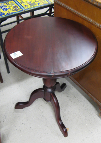 Appraisal: QUEEN ANNE STYLE MAHOGANY TRIPOD LAMP TABLE having a circular