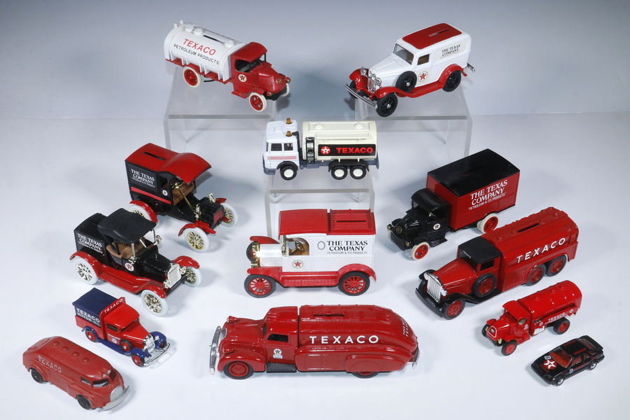 Appraisal: TEXACO TOYS Texaco advertising toys Die cast early vehicles by