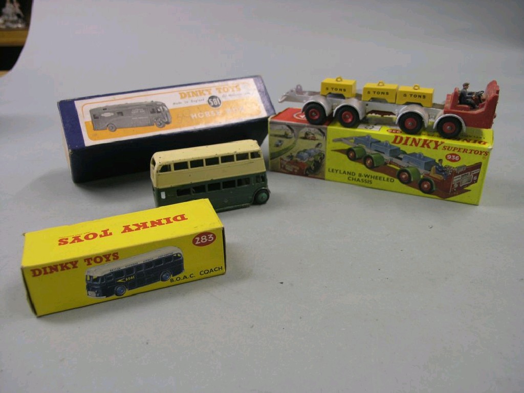 Appraisal: Dinky Toys Leyland -Wheeled Chassis Horse Box and B O