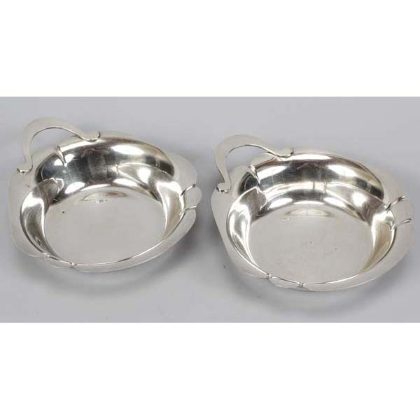 Appraisal: Pair Richard Dimes American sterling silver porringer bowls L Ozt