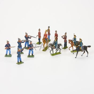 Appraisal: HEYDE Attr toy soldiers in various uniforms Germany mid- th