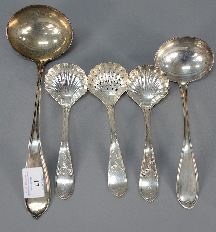 Appraisal: Five N Harding Boston coin silver ladles length in to