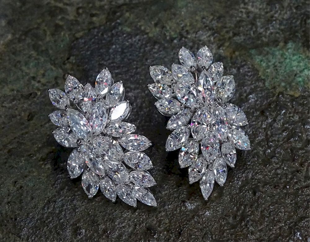 Appraisal: VCA Style ct Diamond Earrings Women's ct Diamond Earrings Set