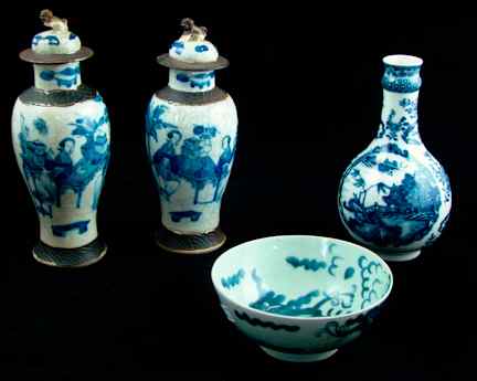 Appraisal: A CHINESE EXPORT BLUE AND WHITE VASE in the th