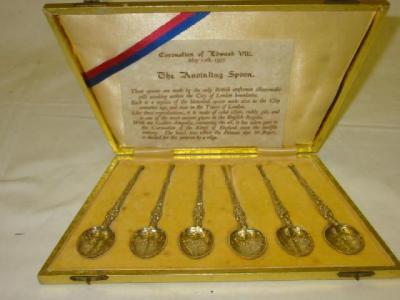 Appraisal: A SET OF SIX GILDED TEASPOONS commemorating the Coronation of