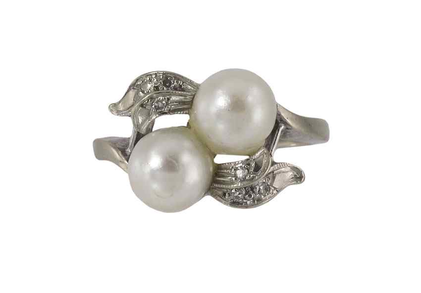 Appraisal: K PEARL DIAMOND RING K white gold ring contains six