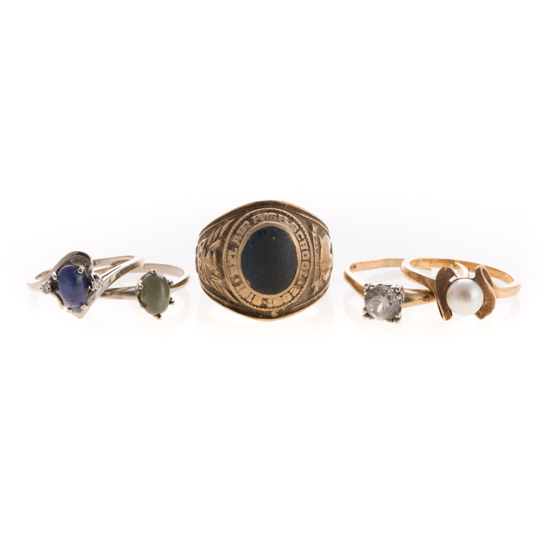 Appraisal: An Assortment of Five Gold Rings K yellow gold ring