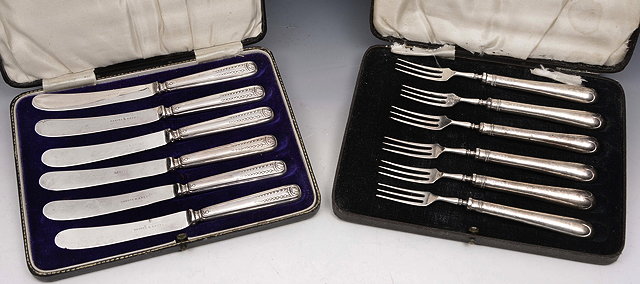 Appraisal: A CASED SET OF SIX SILVER HANDLED TEA FORKS and