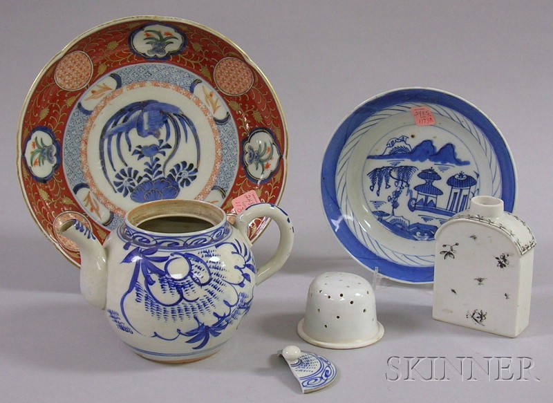 Appraisal: Four Assorted Asian Porcelain Tableware Items a Chinese export tea