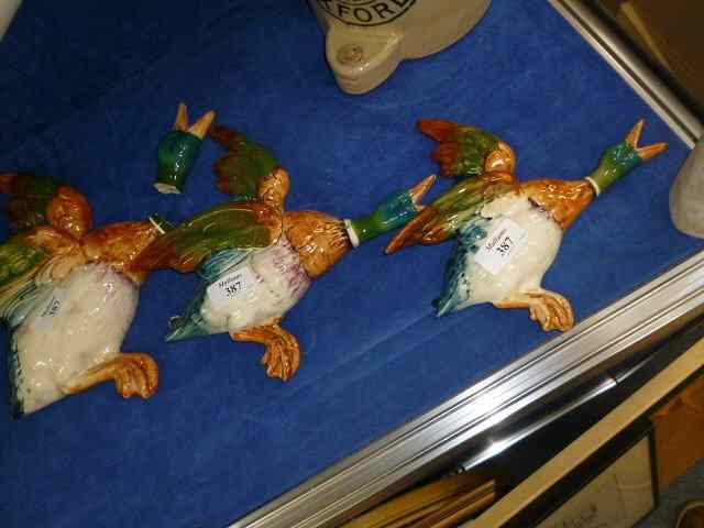 Appraisal: A GRADUATED SET OF THREE BESWICK MALLARD DUCK WALL FIGURES