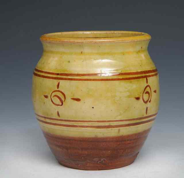 Appraisal: Michael Cardew British - An early Winchcombe Pottery earthenware pot