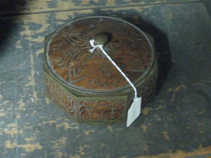 Appraisal: LIDDED OCTAGONAL BOX th century sided container with lid Possibly