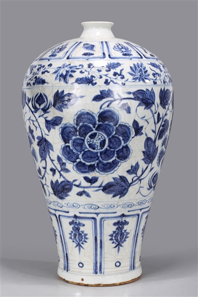 Appraisal: Large Chinese blue and white crackle glazed Meiping vase with