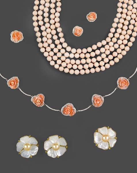 Appraisal: South Pacific Designed as a five-row nested bib necklace consisting