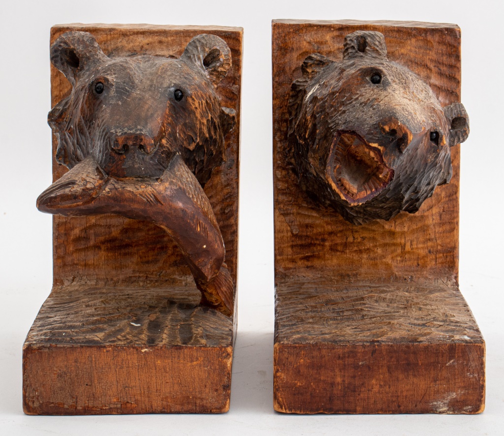 Appraisal: AMERICAN FOLK ART BEAR HEADS WOOD BOOK END Pair of