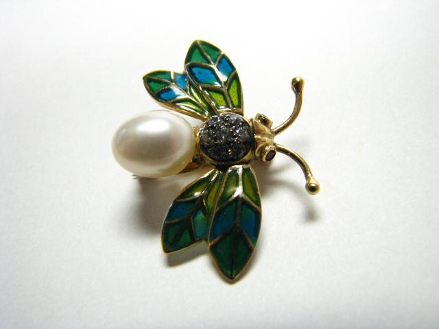 Appraisal: K yellow gold designer enamel and pearl bee pin