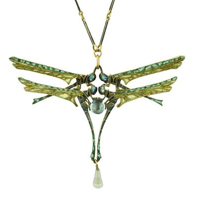 Appraisal: An Art Nouveau gold dragonfly pendant by Ren Lalique The