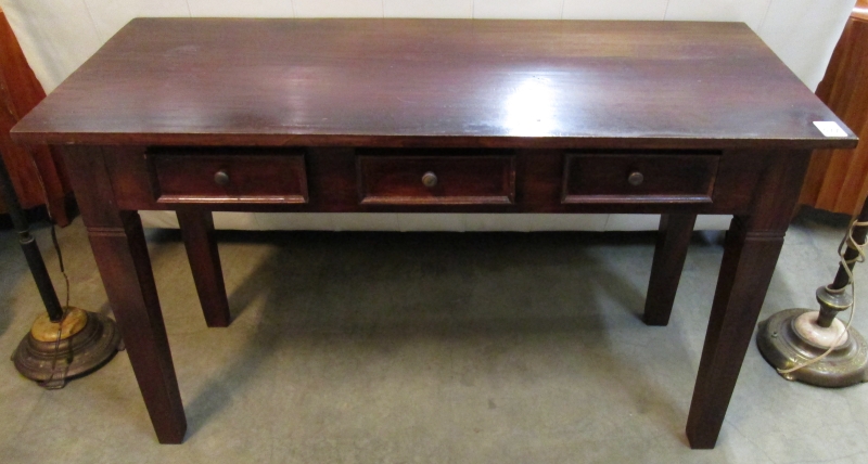 Appraisal: MAHOGANY SOFA OR CONSOLE TABLE Country Colonial style having a