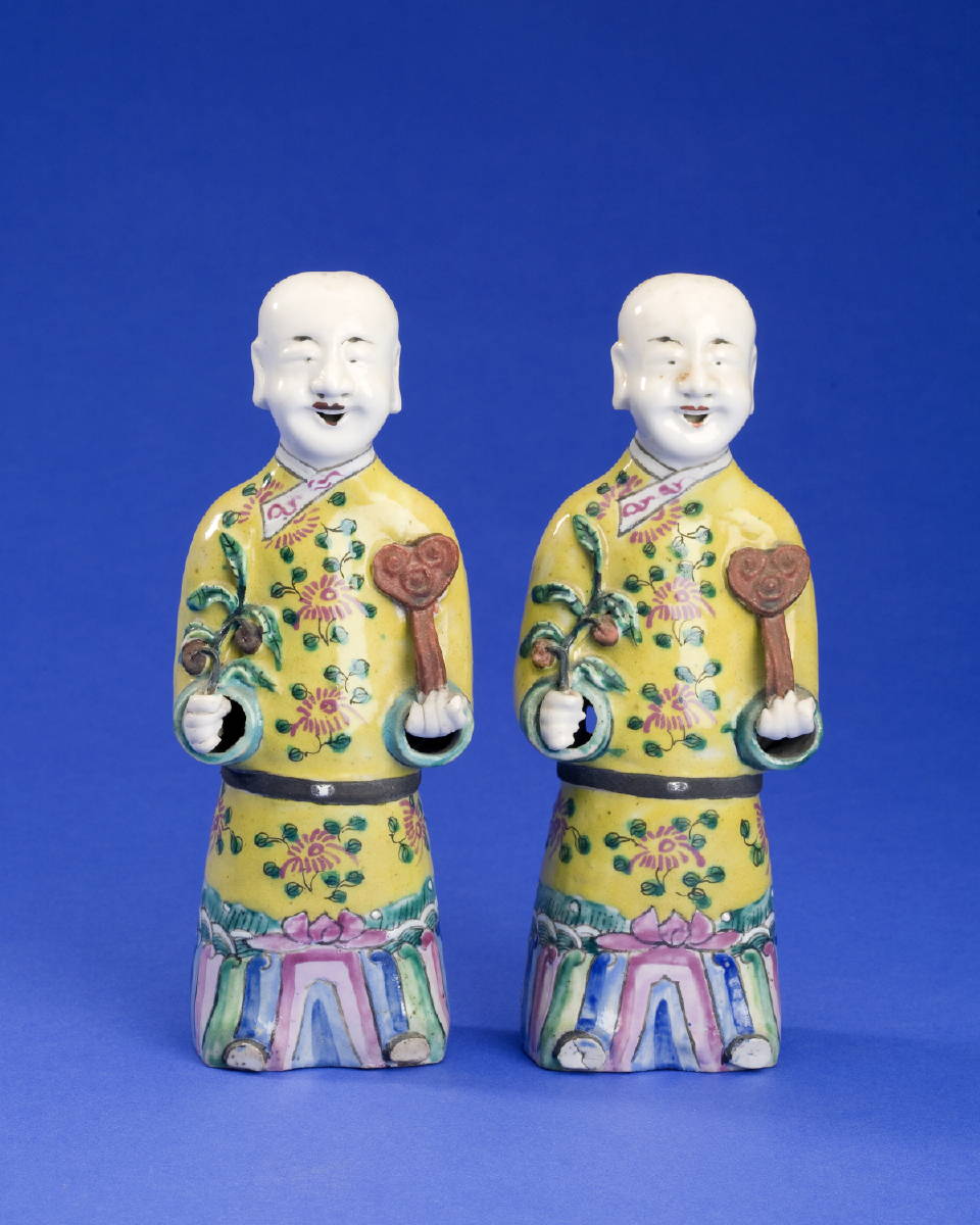 Appraisal: PAIR OF CHINESE EXPORT PORCELAIN FAMILLE ROSE FIGURES OF IMMORTALS