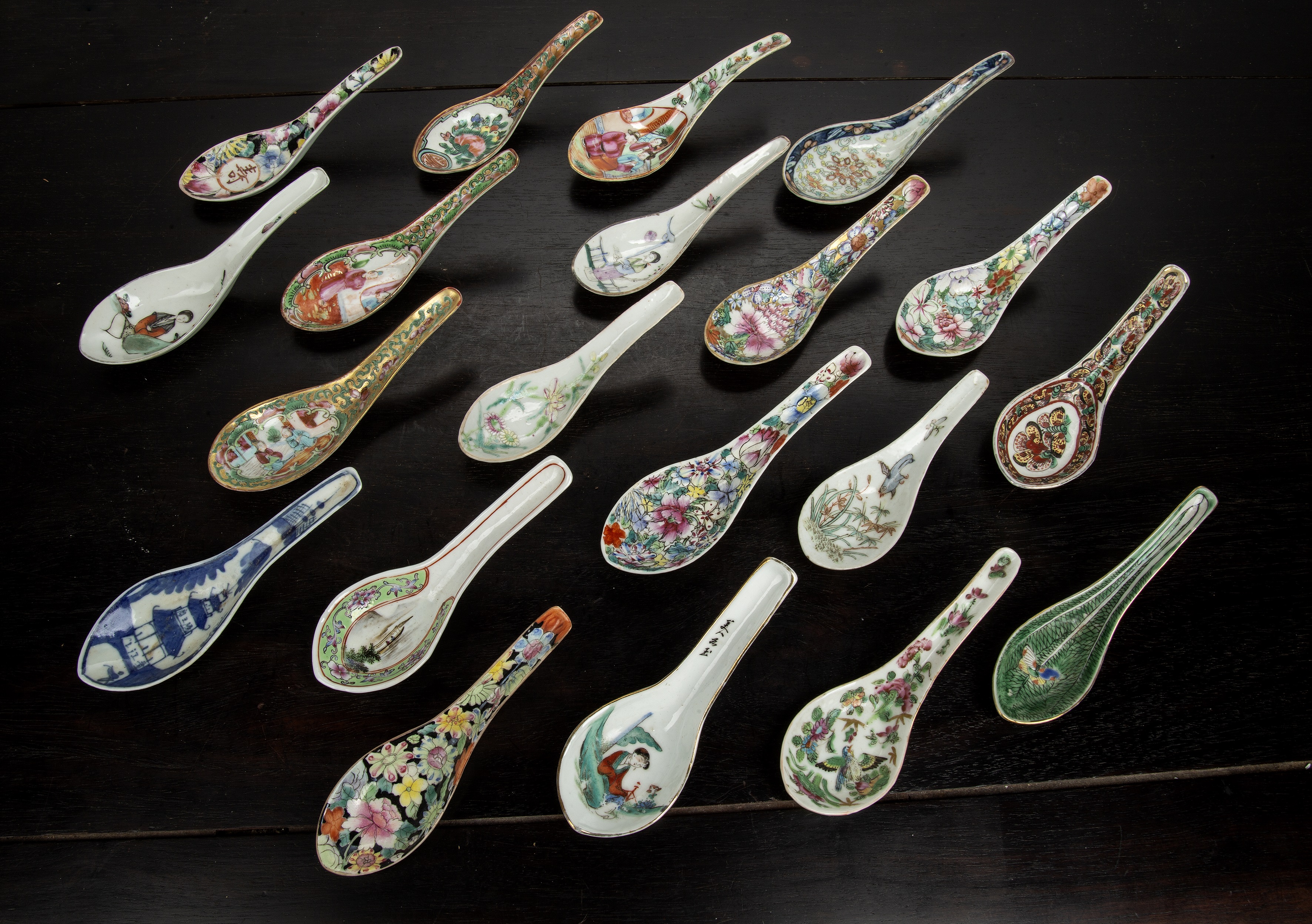 Appraisal: Group of twenty porcelain spoonsChinese th th Century to include