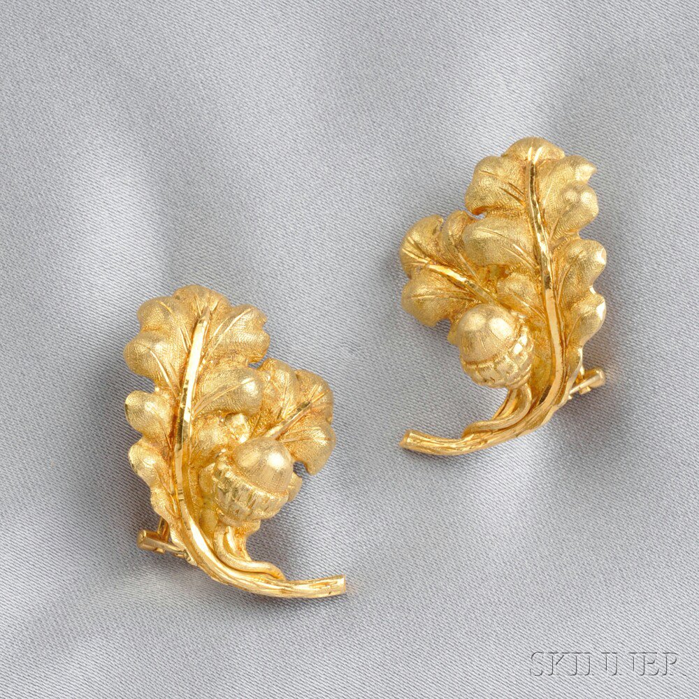 Appraisal: kt Gold Acorn Earrings Buccellati lg in signed Estimate -