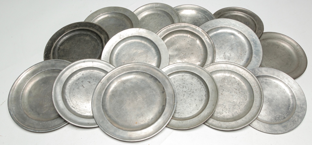 Appraisal: FIFTEEN PEWTER PLATES American and English th century Four unmarked