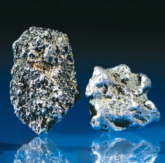 Appraisal: PAIR OF PLATINUM NUGGETS Platinum Alaska Among the states only