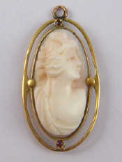 Appraisal: A yellow metal tests carat gold cameo pendant approx cm