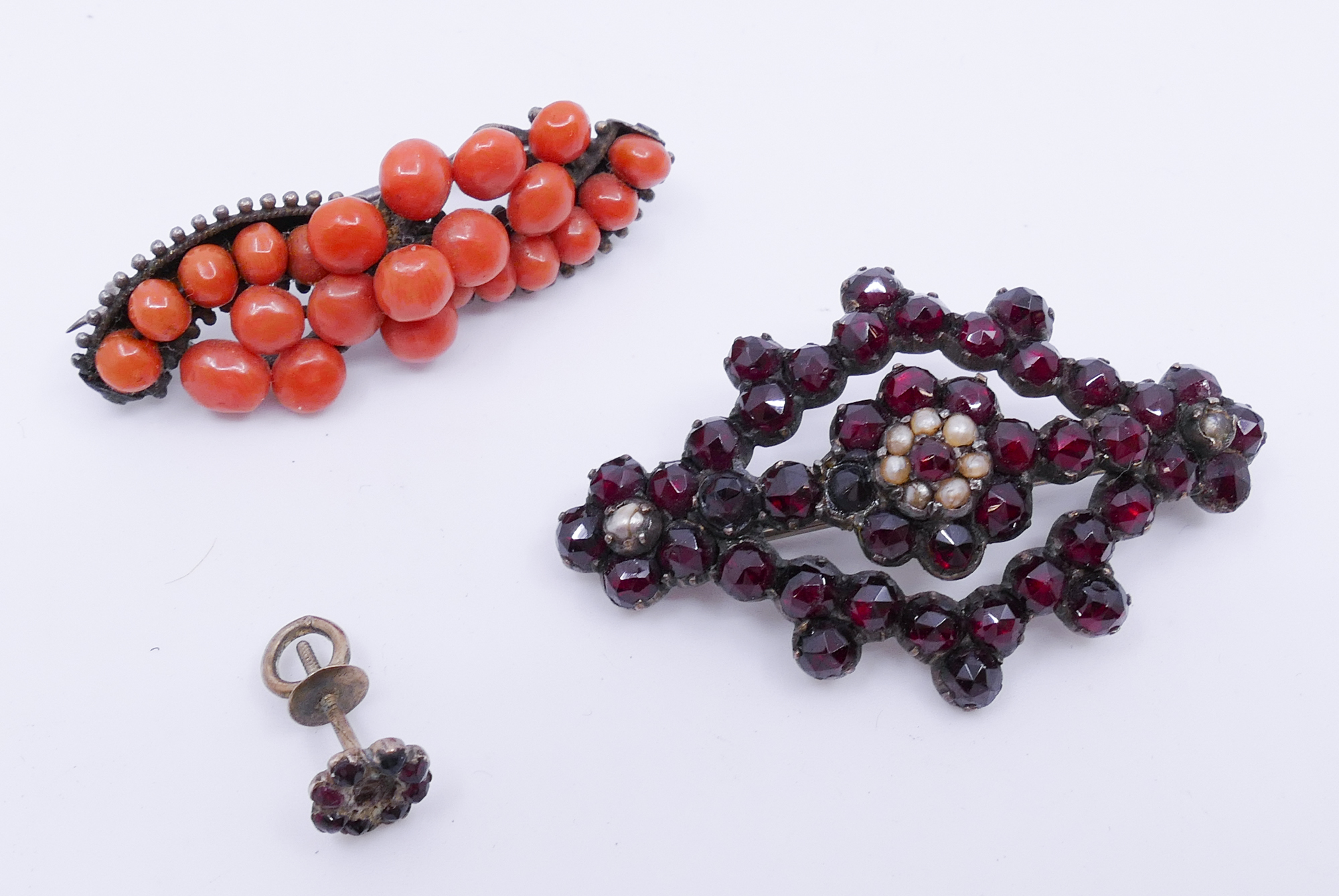 Appraisal: Box pc Victorian Brooches- Garnet Coral