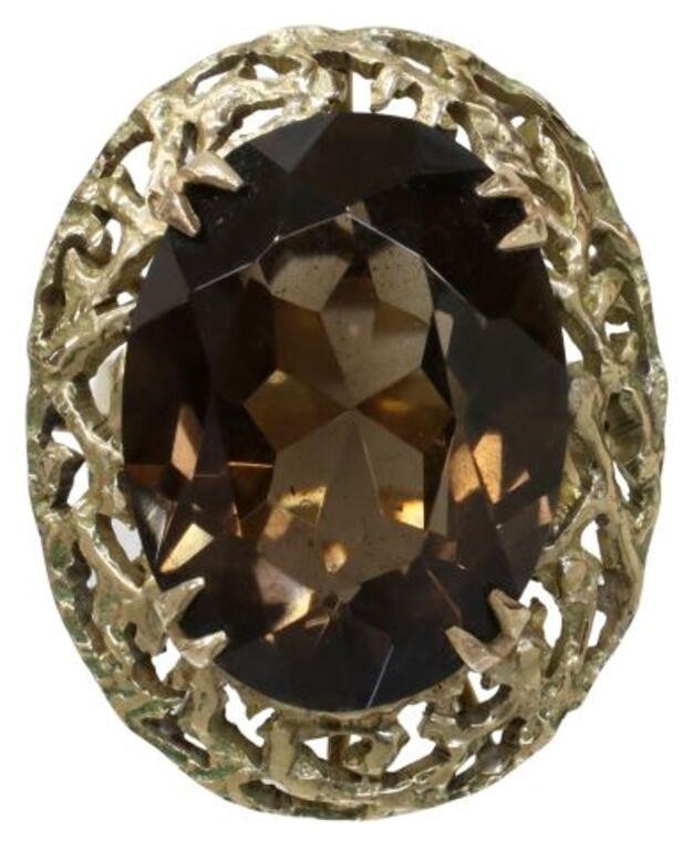 Appraisal: Estate kt yellow gold ring central prong set oval smoky