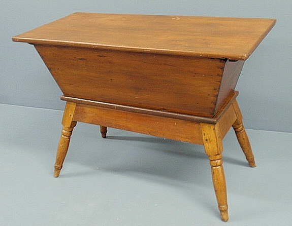 Appraisal: Pine dough box c with dovetailed construction h top x