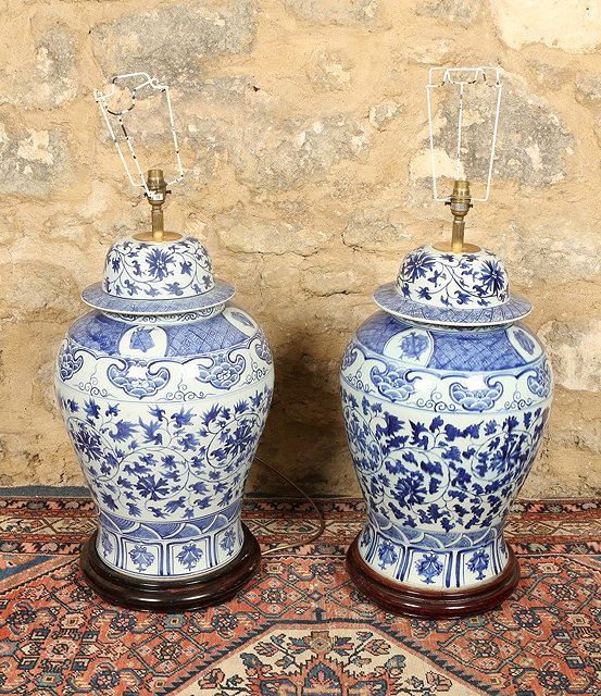 Appraisal: A PAIR OF LARGE CHINESE PORCELAIN BLUE AND WHITE LAMPS