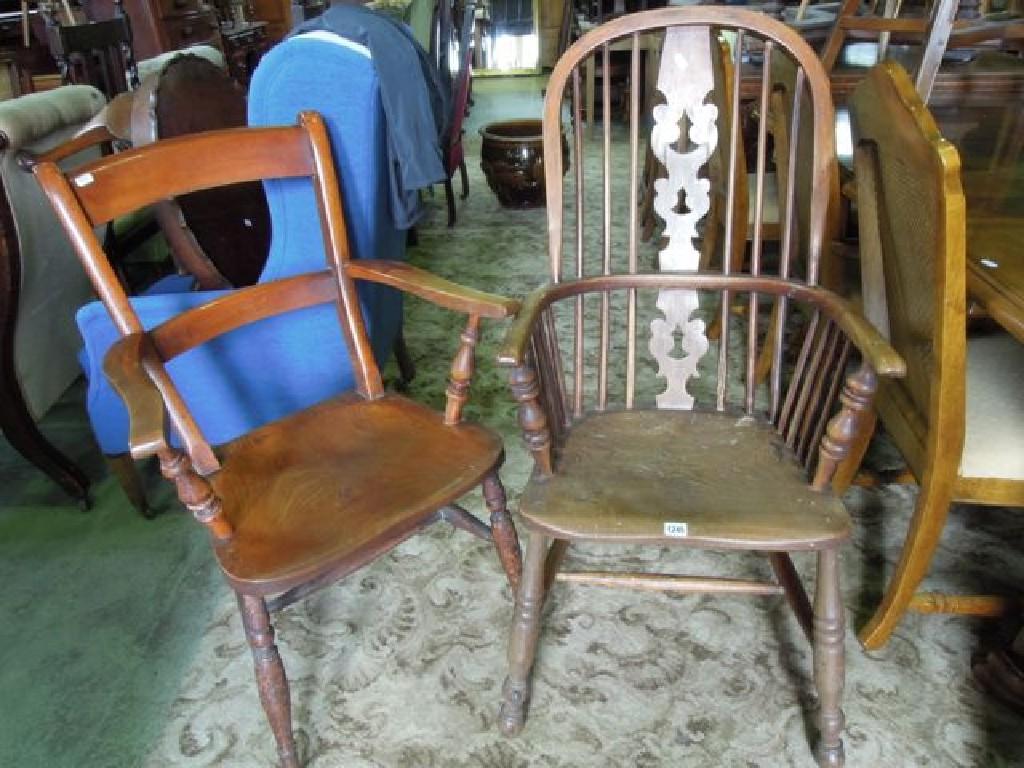 Appraisal: A th century Windsor hoop and stick back elbow chair