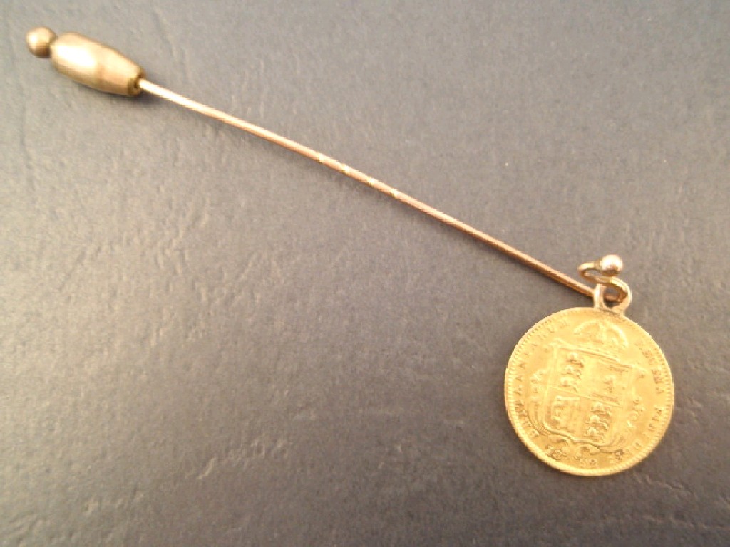 Appraisal: A sovereign attached to a stick pin