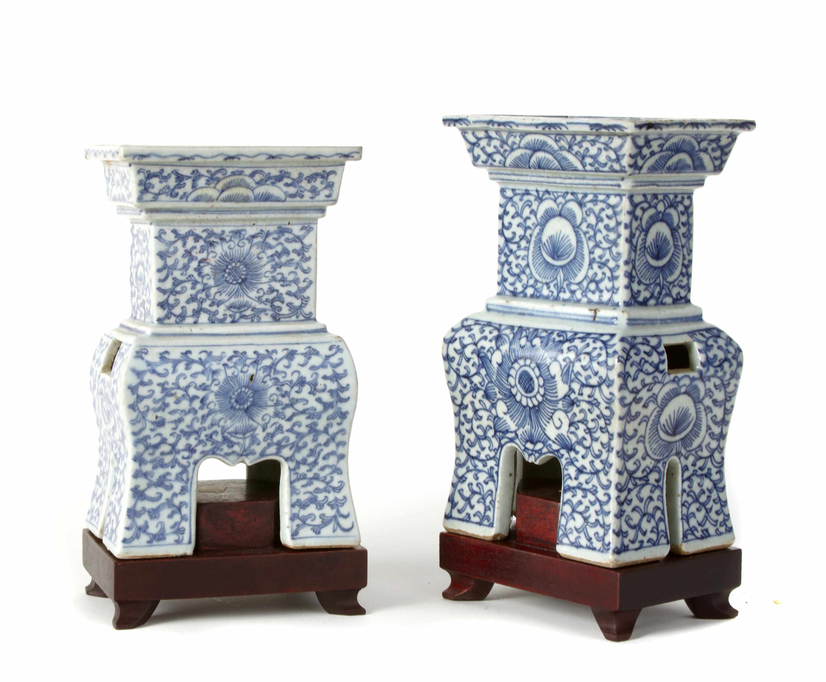 Appraisal: A pair of Chinese blue and white vases height of