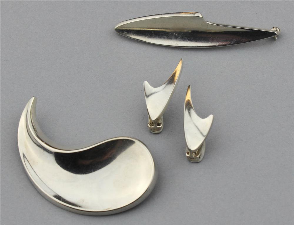 Appraisal: MID-CENTURY DANISH STERLING PIN AND MATCHING EARRINGS BY BENT KNUDSEN