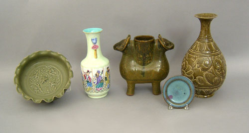 Appraisal: Four pcs of Chinese pottery together with a porcelain vase