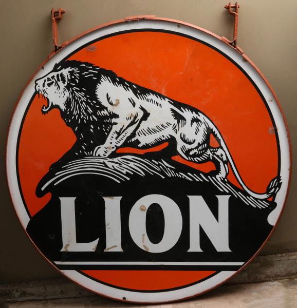 Appraisal: A LION OIL DOUBLE SIDED PORCELAIN ADVERTISING SIGNThe original porcelain