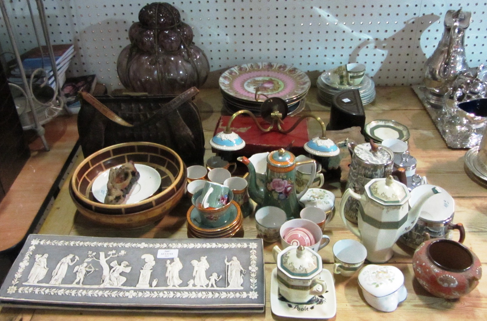 Appraisal: A quantity of mixed ceramics tea services and sundry