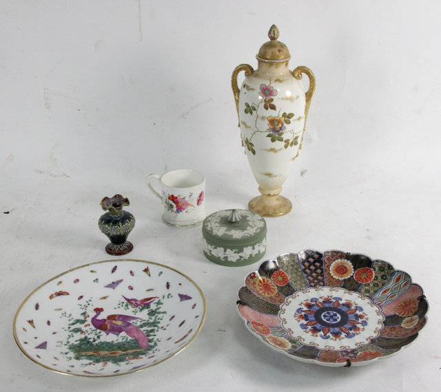 Appraisal: Sundry china including a Japanese Imari dish a Sampson dish