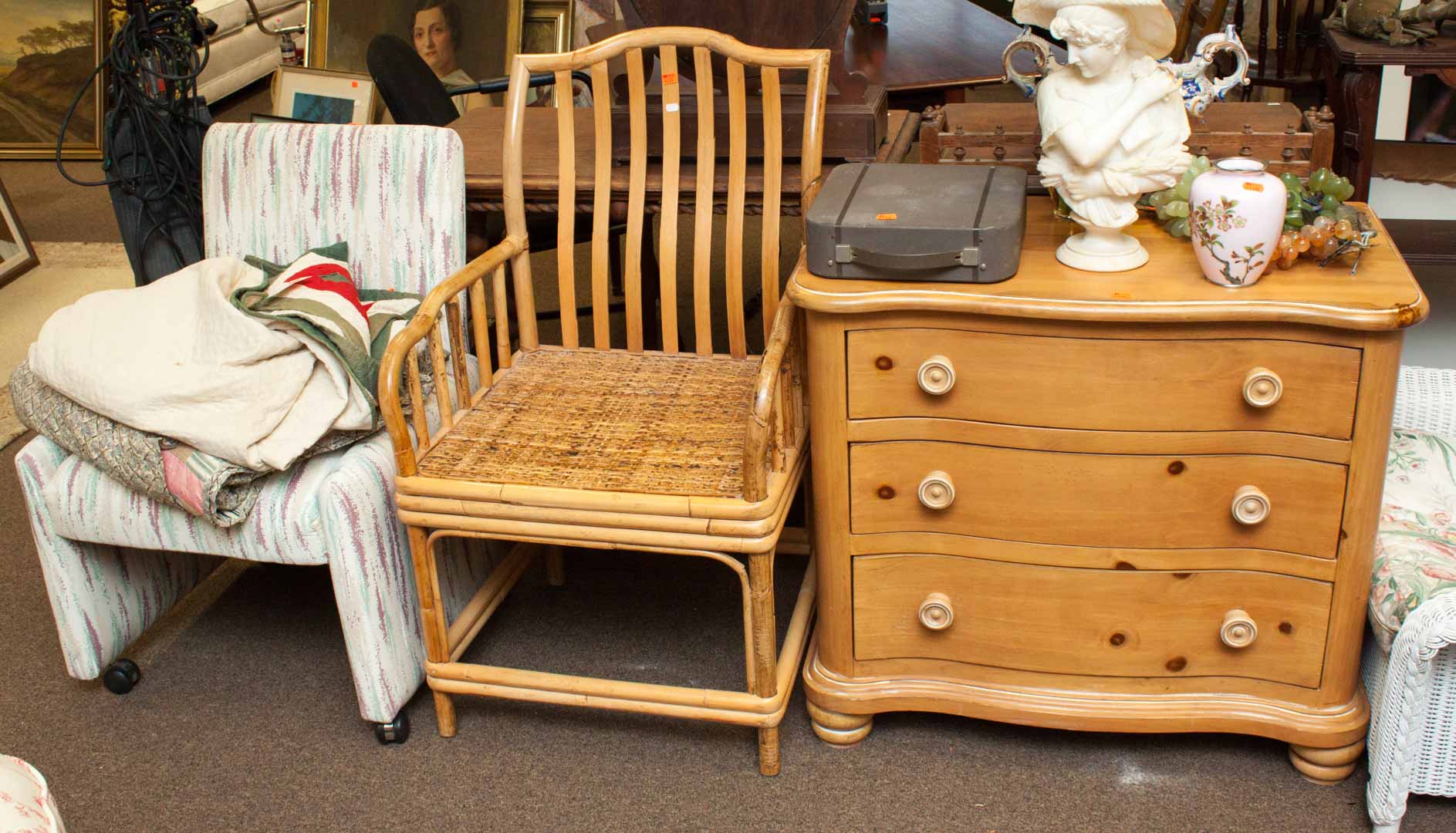 Appraisal: Three pieces of assorted furniture including Lexington chest of drawers