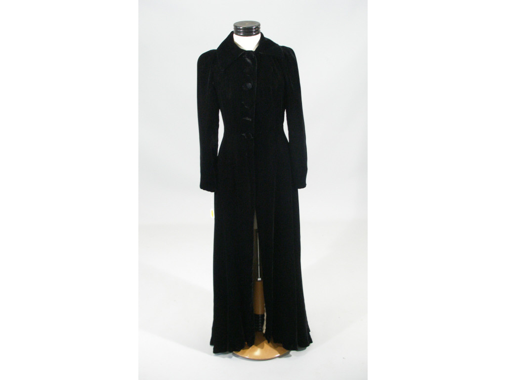 Appraisal: Vintage Art Deco Velvet Opera Coat c s beautiful soft