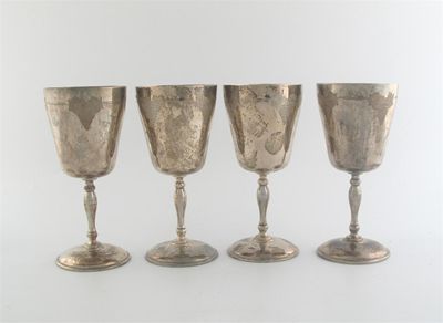 Appraisal: A set of four modern wine goblets with engraved bunches