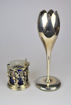 Appraisal: An Edwardian tulip-shape specimen flute vase on weighted circular foot