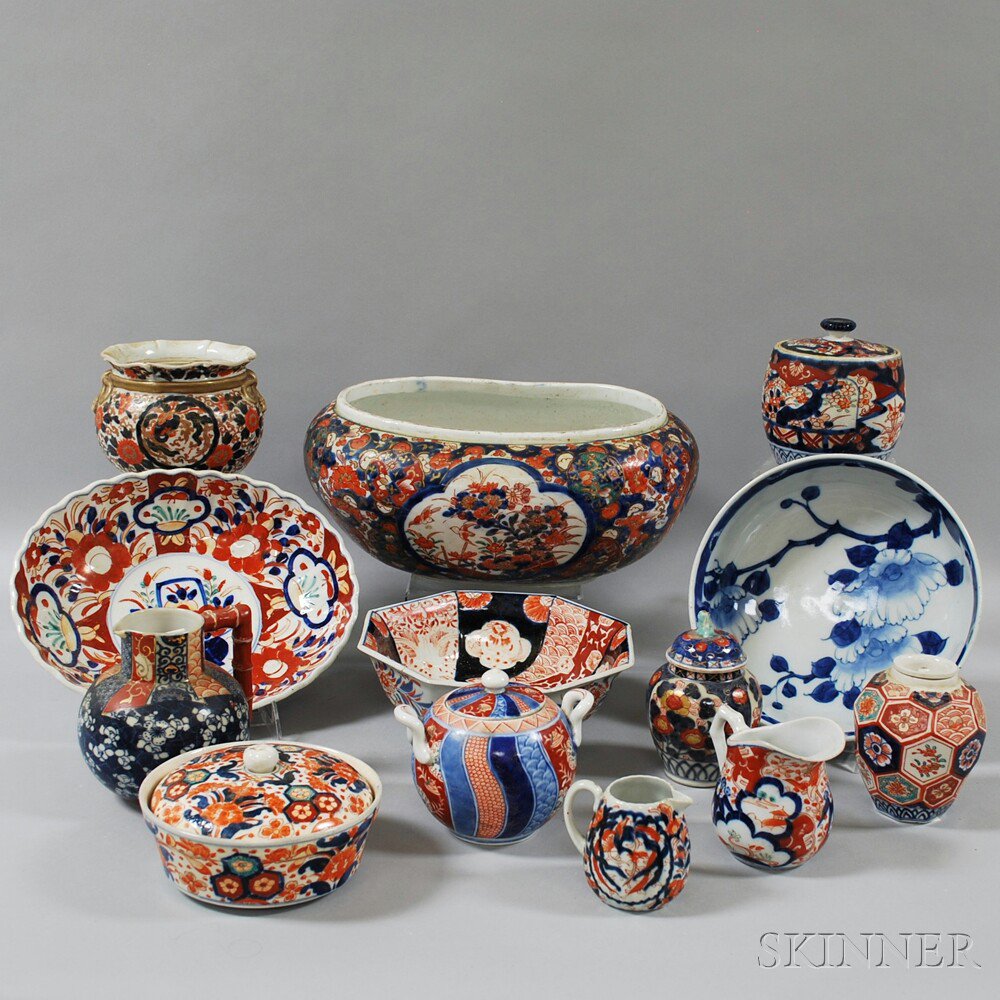 Appraisal: Thirteen Imari Porcelain Items four bowls one covered four small