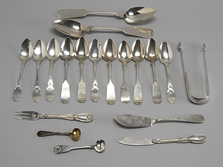 Appraisal: NINETEEN PIECES OF AMERICAN SILVER FLATWARE Two tablespoons eleven teaspoons